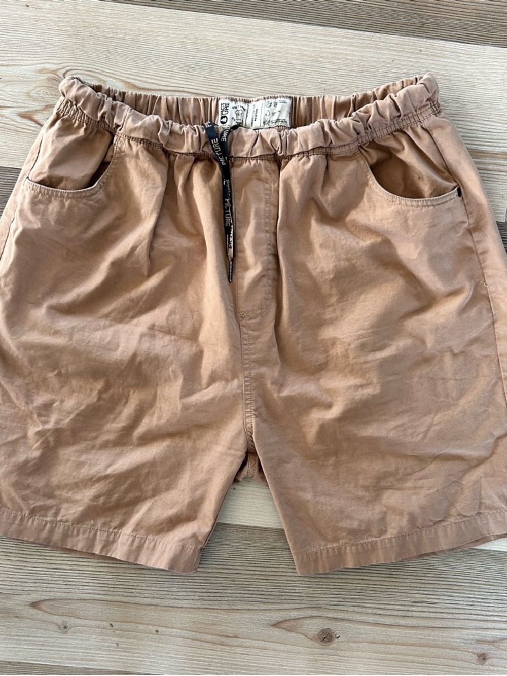 Men's Flat Front Elastic Waist Shorts in Light Brown